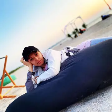 stretchmyholes image 0